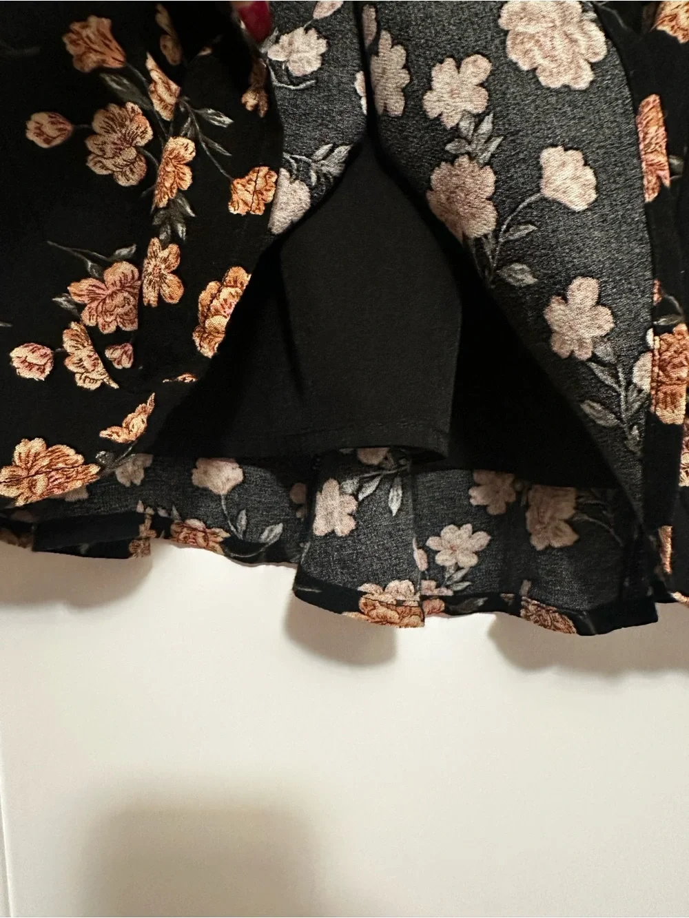 American Eagle Outfitters Black Floral Circle Skirt - Picture 4 of 5